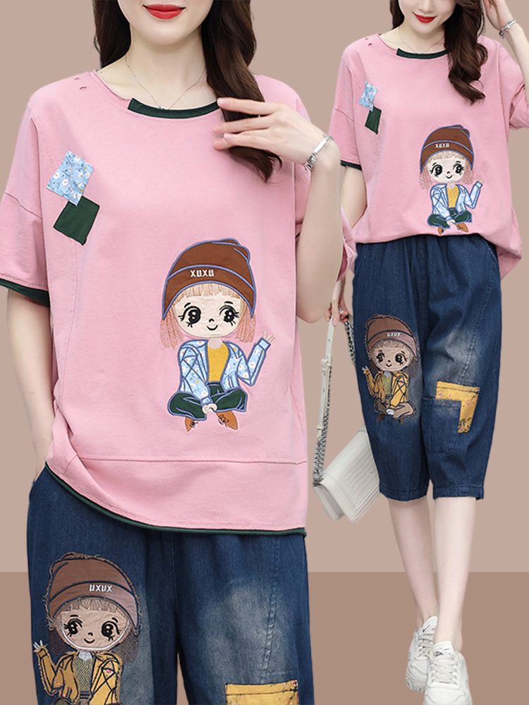Women Fashion Over The Years - Set Due Pezzi Alla Moda per