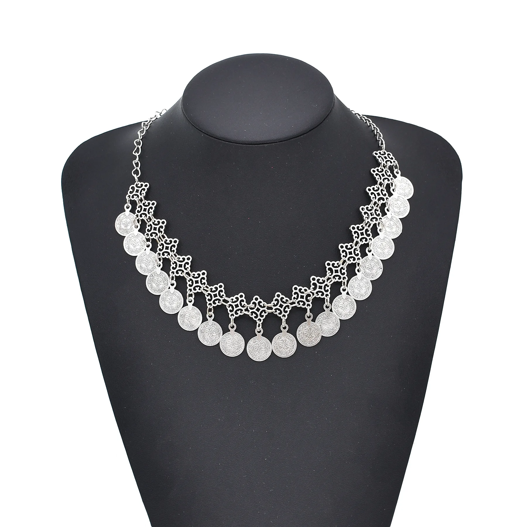 Collana con ciondolo a forma d - Women Fashion Pakistan recensione e prezzo